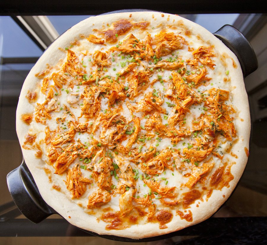 buffalo chix pizza_2.JPG