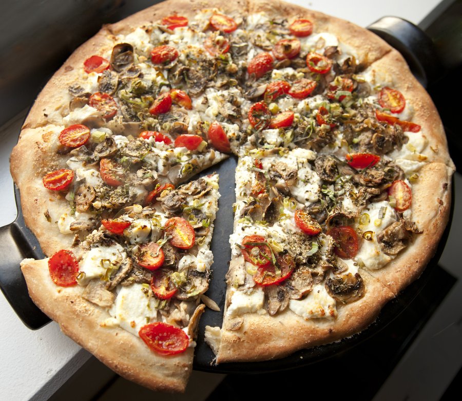 goat cheese pizza_7.JPG