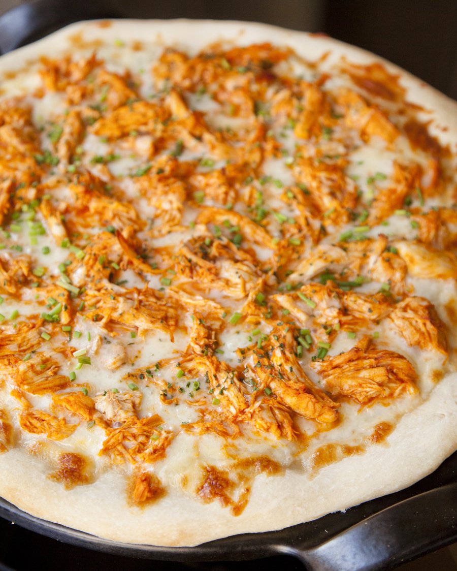 buffalo chix pizza_1.JPG