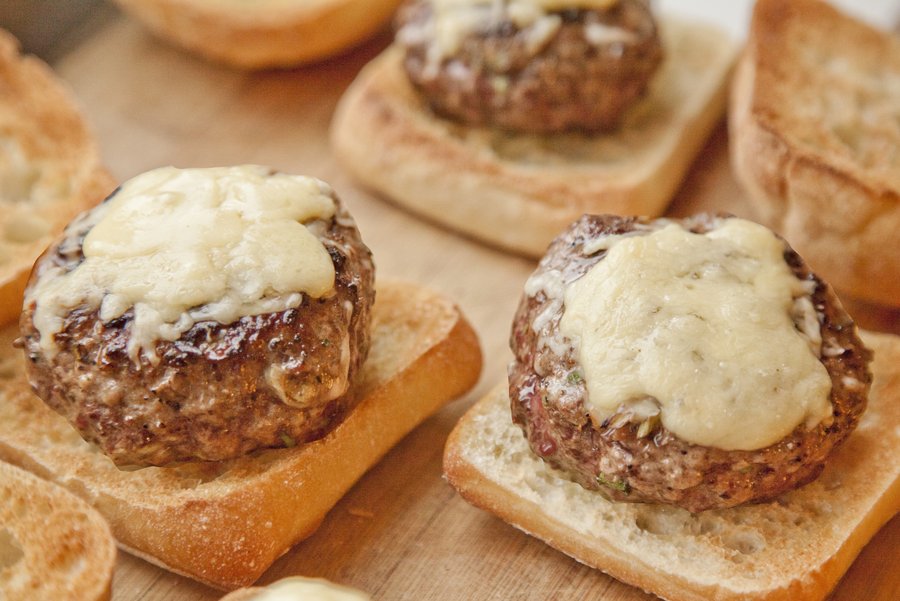 cheeseburgers_2.JPG