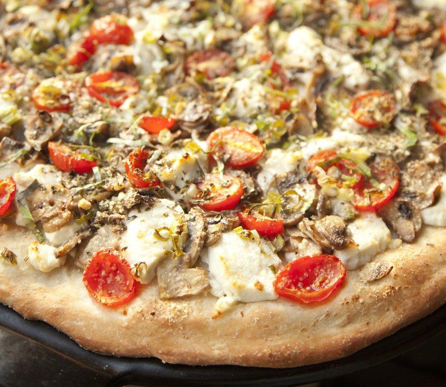 goat cheese pizza_1.JPG